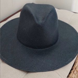 Janessa Leoné straw hat in dark navy